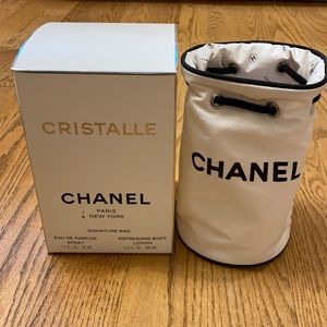 🔥Reduced🔥Chanel canvas white and black small duffle bag